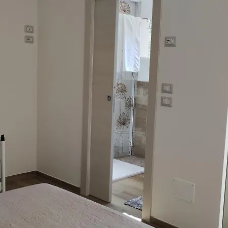 Casa Alysa 住宿加早餐酒店 塔武利亚